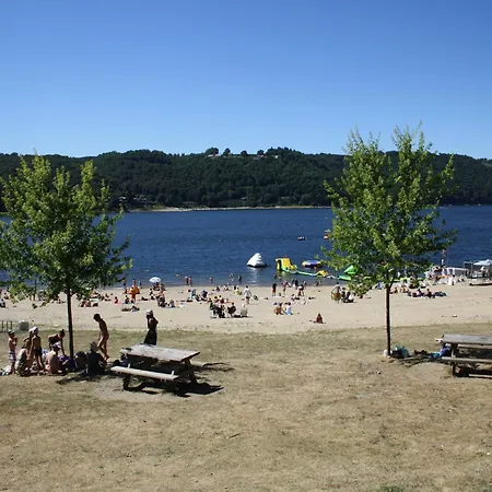 Lakeside Escape For 6 Guests, Cleaning Included *