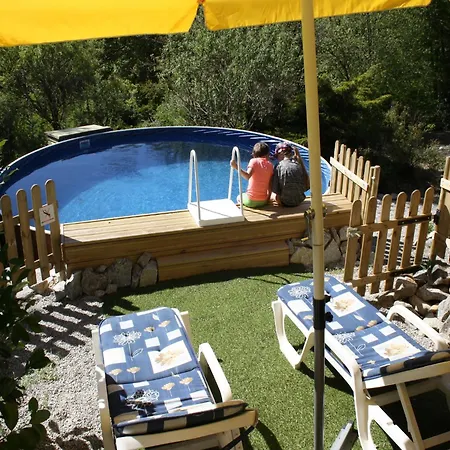Lakeside Escape For 6 Guests, Cleaning Included *