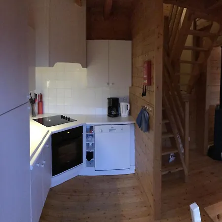 Lakeside Escape For 6 Guests, Cleaning Included