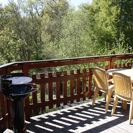 Lakeside Escape For 6 Guests, Cleaning Included