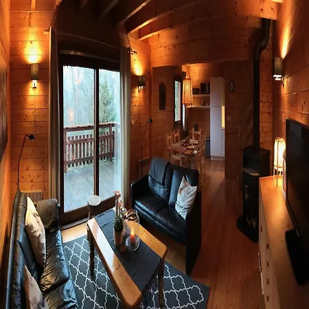 Lakeside Escape For 6 Guests, Cleaning Included Vakantiehuis Beaulieu (Cantal)